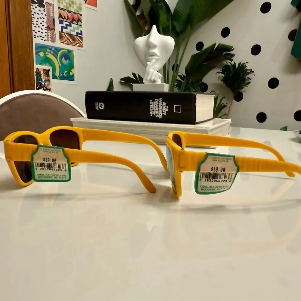 Super Cool True Vintage 1970s Yellow 3D Geometric Ribbed Unisex Sunglasses